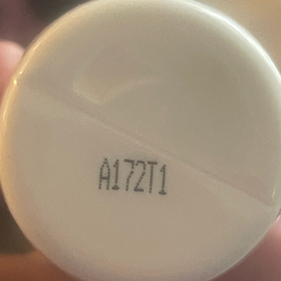 The Camellia Cleansing Oil
2-in-1 Makeup Remover & Cleanser - Picture 4 of 5